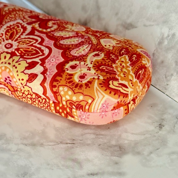 Vera Bradley Sherbet Clamshell Glasses Case - Picture 3 of 8